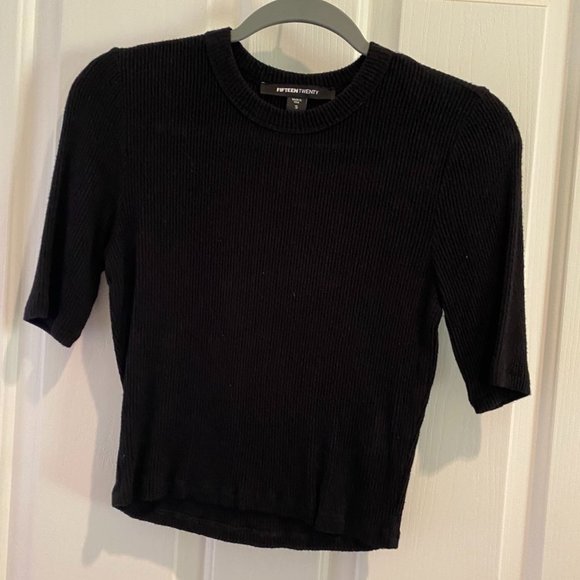 Sweet short black ribbed sweater short sleeve top. - Picture 1 of 3